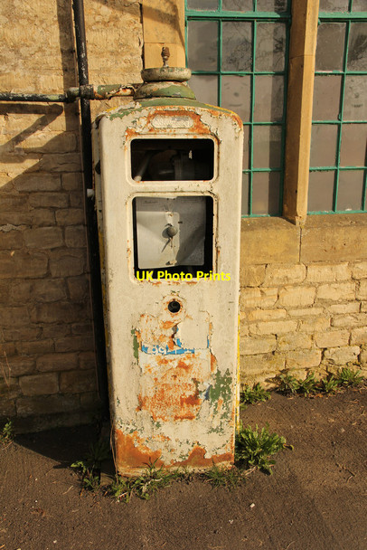 Photo 6"x4" Old petrol pump Long Compton\/SP2832 c2014
