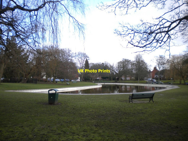 Photo 6"x4" Paddling pool, Upper Green, Tettenhall Stockwell End c2014
