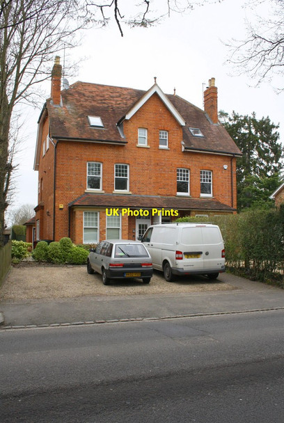Photo 6"x4" Semi-detached pair of houses on Woodcote Road Reading c2014