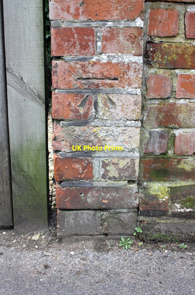 Photo 6"x4" Benchmark on end of party wall between #31\/#33 Albert Road Reading c2014