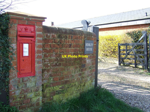 Photo 6"x4" Postbox And Entrance Hemley c2014