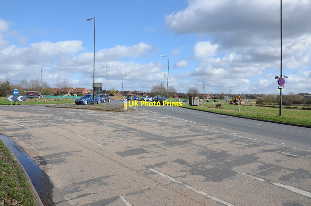 Photo 6"x4" The A38 at the Ketch Roundabout St Peter The Great c2014