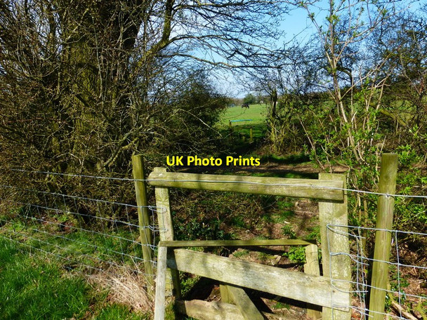 Photo 6"x4" Footpath arrives at byway south of Battle Corner Heath Green\/SU6337 c2014