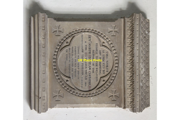 Photo 6"x4" St Mary, Little Wakering - Wall monument Little Wakering c2014