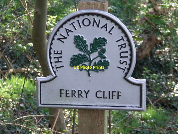 Photo 6"x4" National Trust Sign Woodbridge\/TM2649 c2014