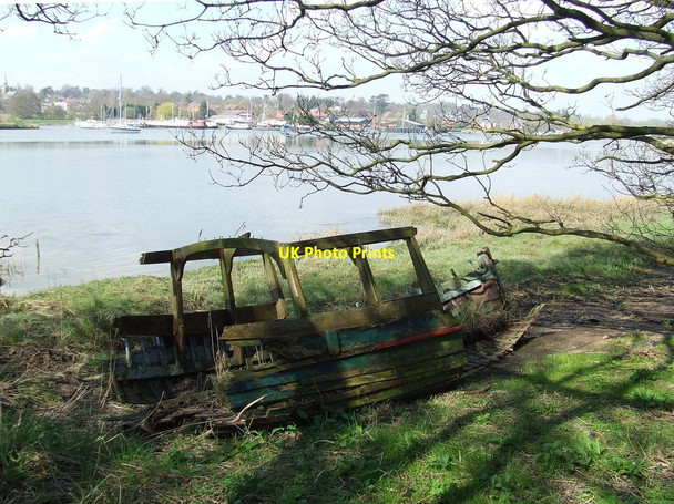 Photo 6"x4" Remains Of An Old Boat Woodbridge\/TM2649 c2014