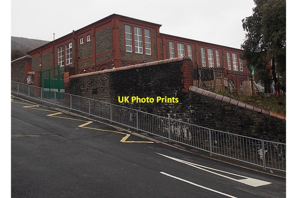 Photo 6"x4" Miskin Primary School Mountain Ash\/Aberpennar c2014