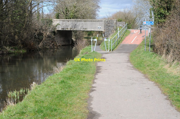 Photo 6"x4" Bridge over the Monmouthshire and Brecon Canal Cwmbran\/Cwmbr\u00e2n c2013