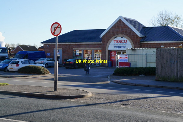 Photo 6"x4" Tesco Express on Holderness Road, Hull Sutton Ings\/TA1231 c2013