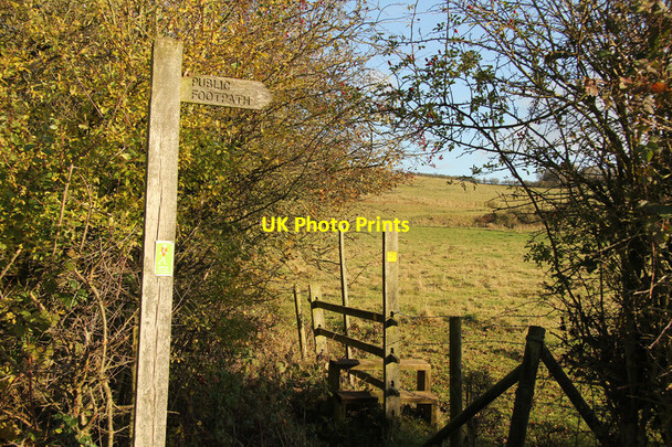 Photo 6"x4" Footpath to Tealby Risby\/TF1491 c2013