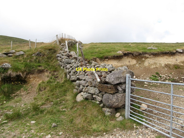 Photo 6"x4" The mountain gate on the Finlieve track Attical c2013
