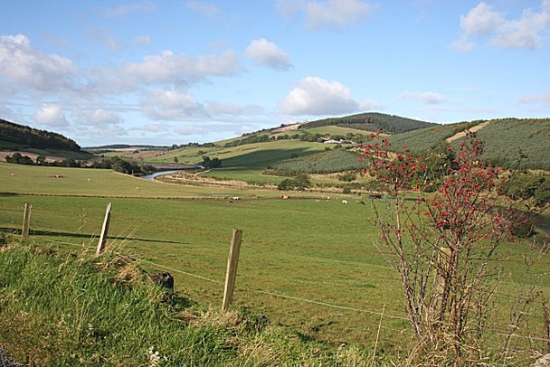 Photo 6"x4" River Deveron and Gallow Hill Bogniebrae c2008