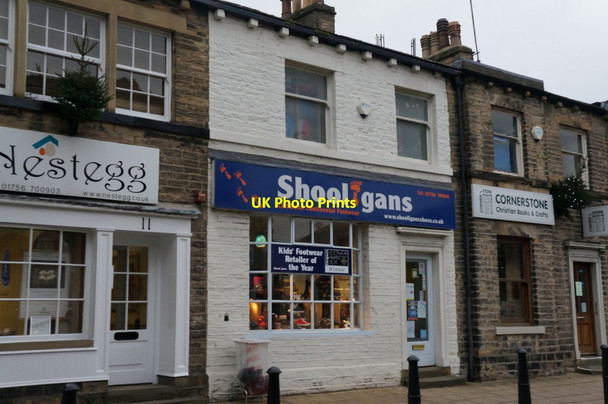 Photo 6"x4" Shooligans on Newmarket Street, Skipton Skipton c2013