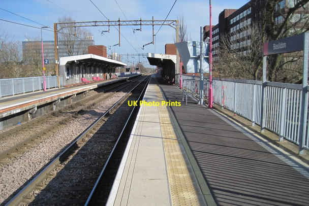 Photo 6"x4" Basildon railway station, Essex Barstable c2012