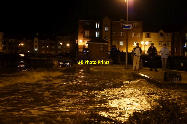 Photo 6"x4" Victoria Dock Village river front, Hull Kingston upon Hull c2013