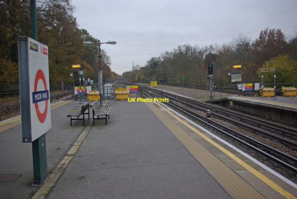 Photo 6"x4" Moor Park Station Northwood\/TQ0991 c2013