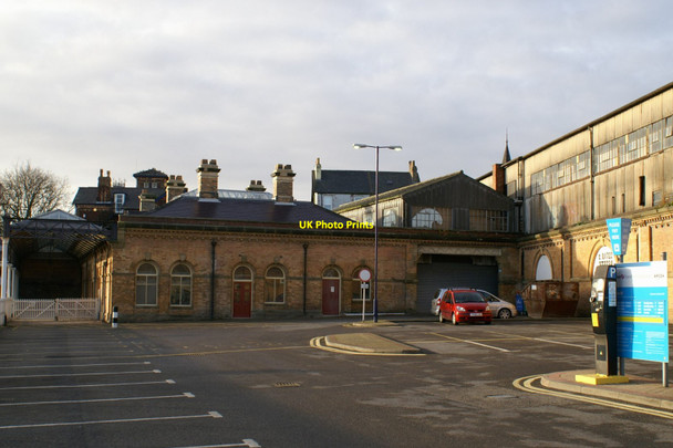 Photo 6"x4" Scarborough Station - former excursion waiting rooms Scarborough\/TA0388 c2013