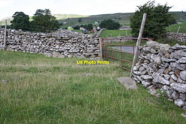 Photo 6"x4" Gateway to minor road into Carperby Carperby\/SE0089 c2013