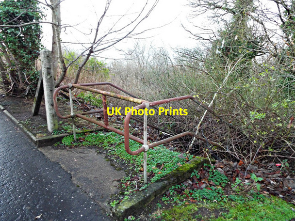 Photo 6"x4" Disused footpath at High Carnegie Port Glasgow c2013