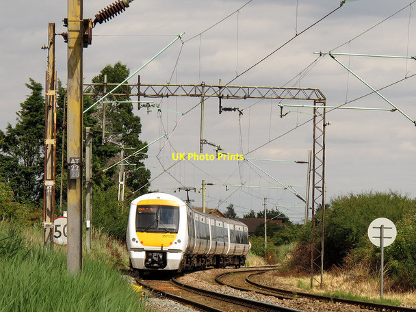 Photo 6"x4" Train heading east from Tilbury  Tilbury c2013