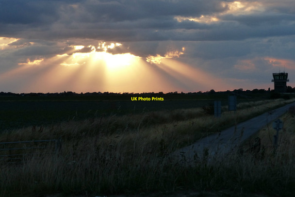 Photo 6"x4" Crepuscular rays over RAF Wainfleet Friskney Eaudyke c2013