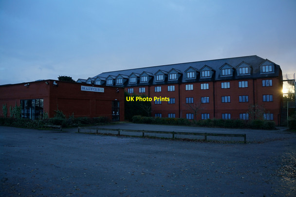 Photo 6"x4" The Royal Court Hotel on Tamworth Road, Coventry Keresley c2013