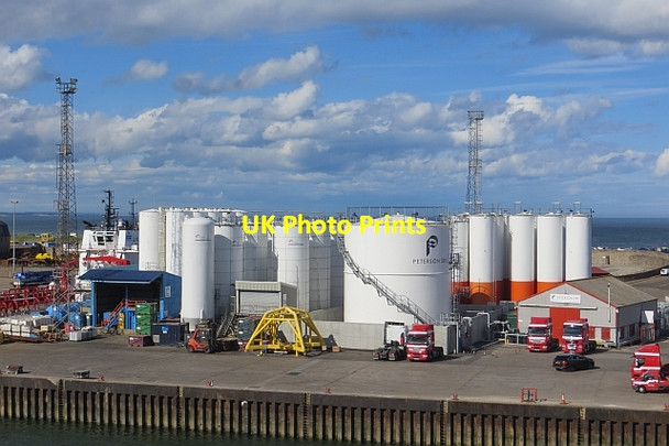 Photo 6"x4" Tanks, Aberdeen Harbour Torry\/NJ9505 c2013
