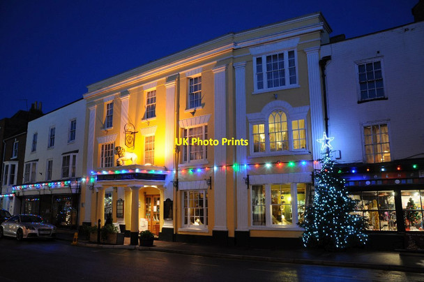 Photo 6"x4" A festive White Lion, Upton-upon-Severn Upton upon Severn c2013