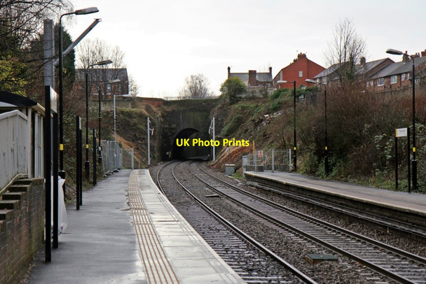 Photo 6"x4" End of platform, Thatto Heath railway station St Helens\/SJ5095 c2013