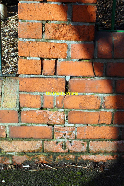 Photo 6"x4" Benchmark on wall pier between #124 and #126 Basingstoke Road Reading c2014