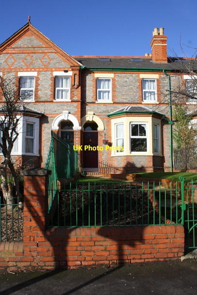Photo 6"x4" Houses on Basingstoke Road Reading c2014