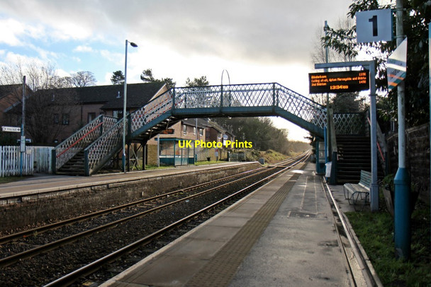 Photo 6"x4" Footbridge, Hawarden railway station Hararden\/Penarl\u00e2g c2014