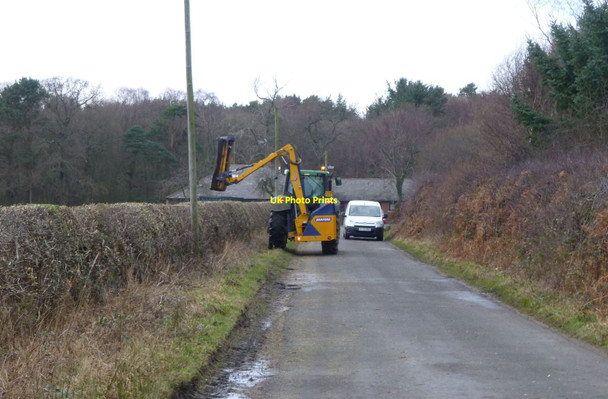 Photo 6"x4" Hedge trimmer lets traffic through West Chevington c2014