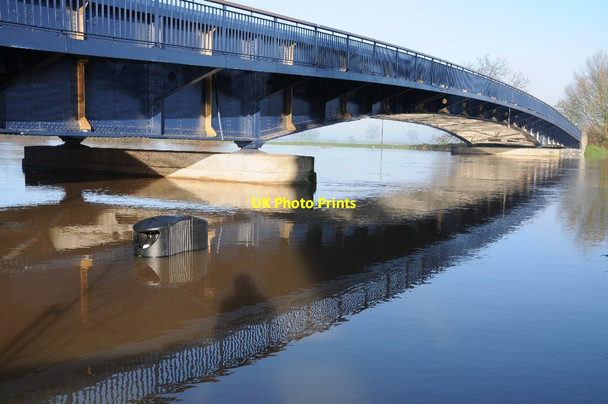 Photo 6"x4" Upton Bridge and a flooded Severn Upton upon Severn c2013
