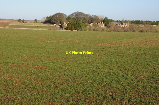 Photo 6"x4" View to Folly Farm Cold Aston c2013
