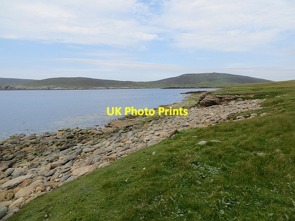 Photo 6"x4" Rocky beach, Noss Grindiscol c2013 P1