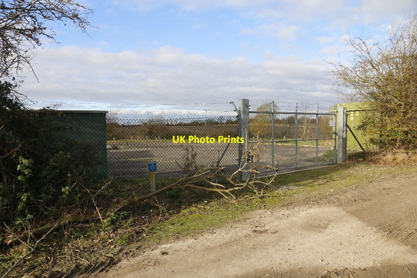 Photo 6"x4" Pumping station by the bridge North Moreton c2013