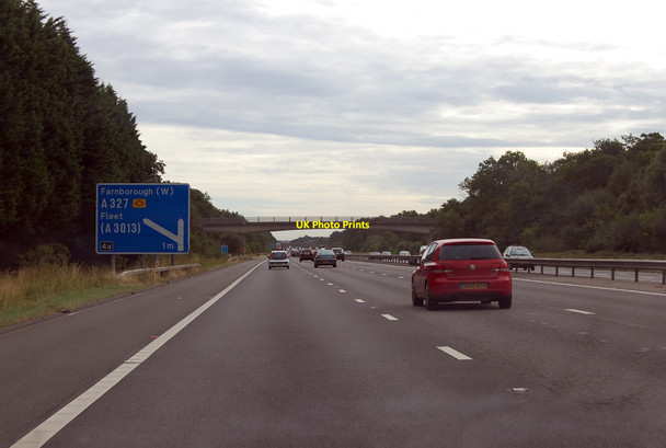 Photo 6"x4" M3 eastbound, 1 mile to junction 4a Fleet\/SU8054 c2013
