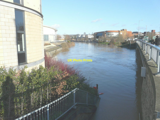 Photo 6"x4" Looking north-northeast across the River Medway Maidstone c2014