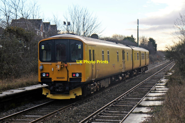 Photo 6"x4" Network Rail Class 950, 950001, Upton railway station Birkenhead\/SJ3088 c2014