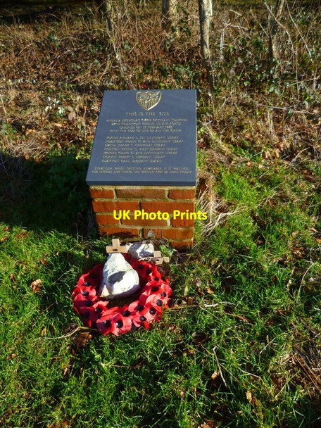 Photo 6"x4" Memorial on Upwaltham Hill Upwaltham c2014