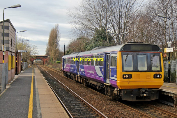 Photo 6"x4" Northern Rail Class 142, 142054, Whiston railway station Prescot c2014