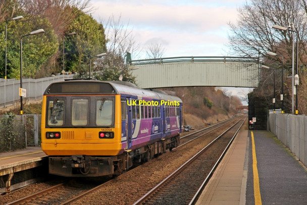 Photo 6"x4" Northern Rail Class 142, 142057, Whiston railway station Prescot c2014