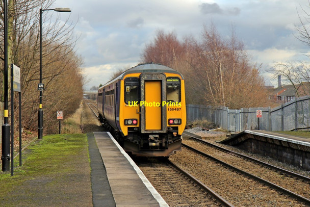 Photo 6"x4" Northern Rail Class 156, 156487, Hough Green railway station Hough Green c2014