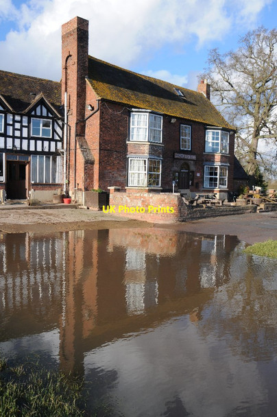 Photo 6"x4" Lower Lode Hotel Tewkesbury c2014