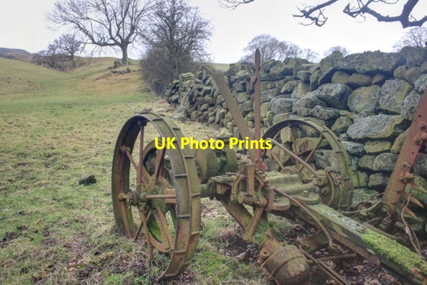 Photo 6"x4" Abandoned Farm Machinery Street\/NZ7304 c2014