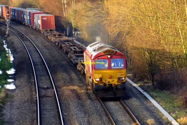 Photo 6"x4" Southbound freight train at Kennington Kennington\/SP5202 c2014