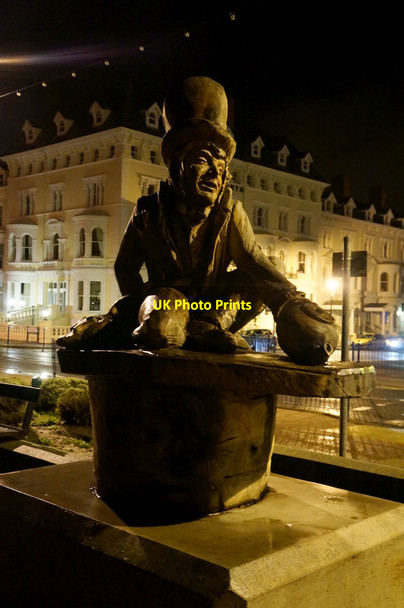 Photo 6"x4" Mad Hatter Statue at night, Llandudno Llandudno c2014