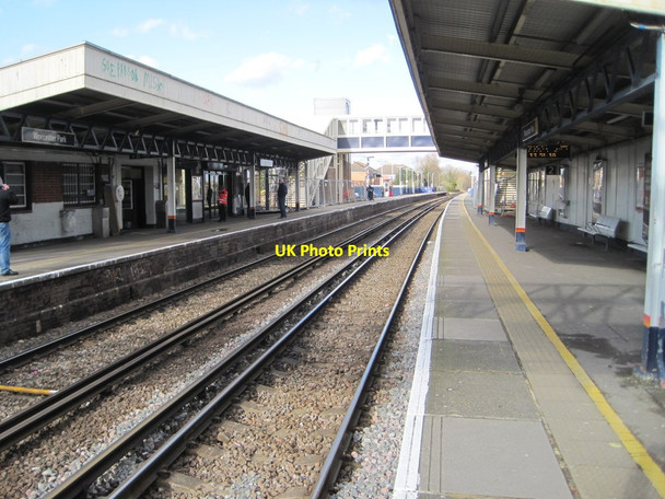 Photo 6"x4" Worcester Park railway station, Greater London New Malden c2014