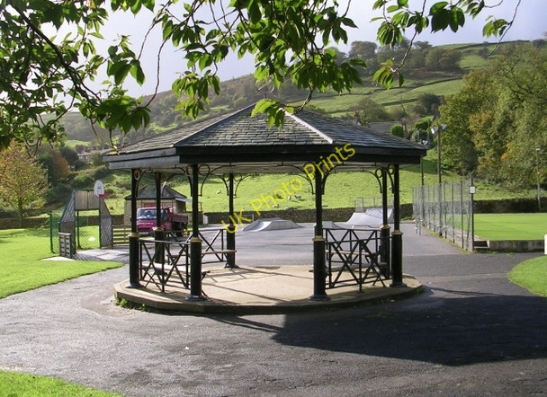Photo 6"x4" Bandstand - Main Street Aire View c2008